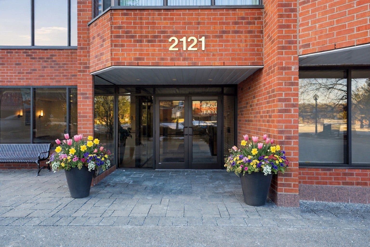 2121 Lakeshore Road 603, Burlington, ON L7R 1C9