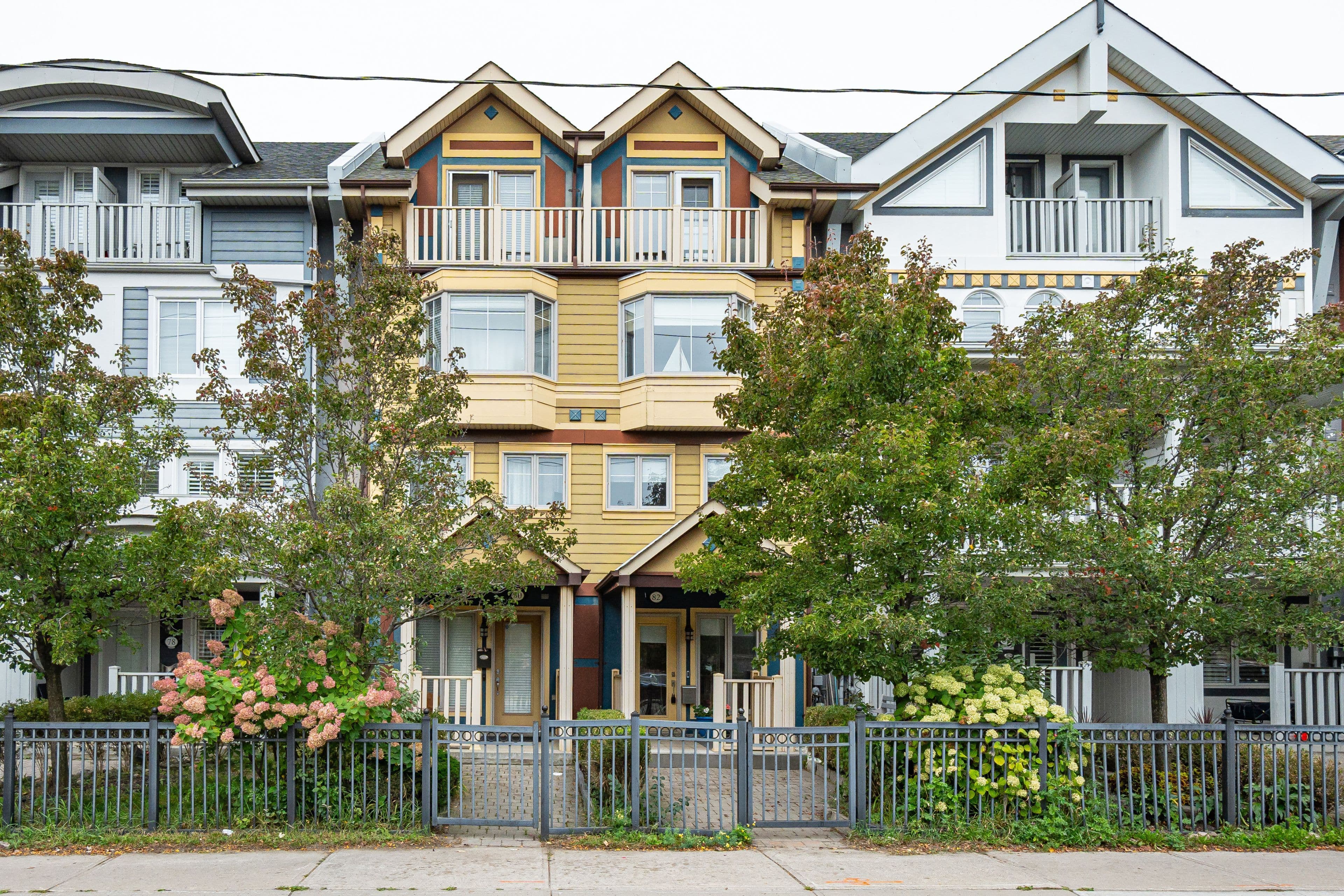 82 WOODBINE Avenue, Toronto E02, ON M4L 2A2