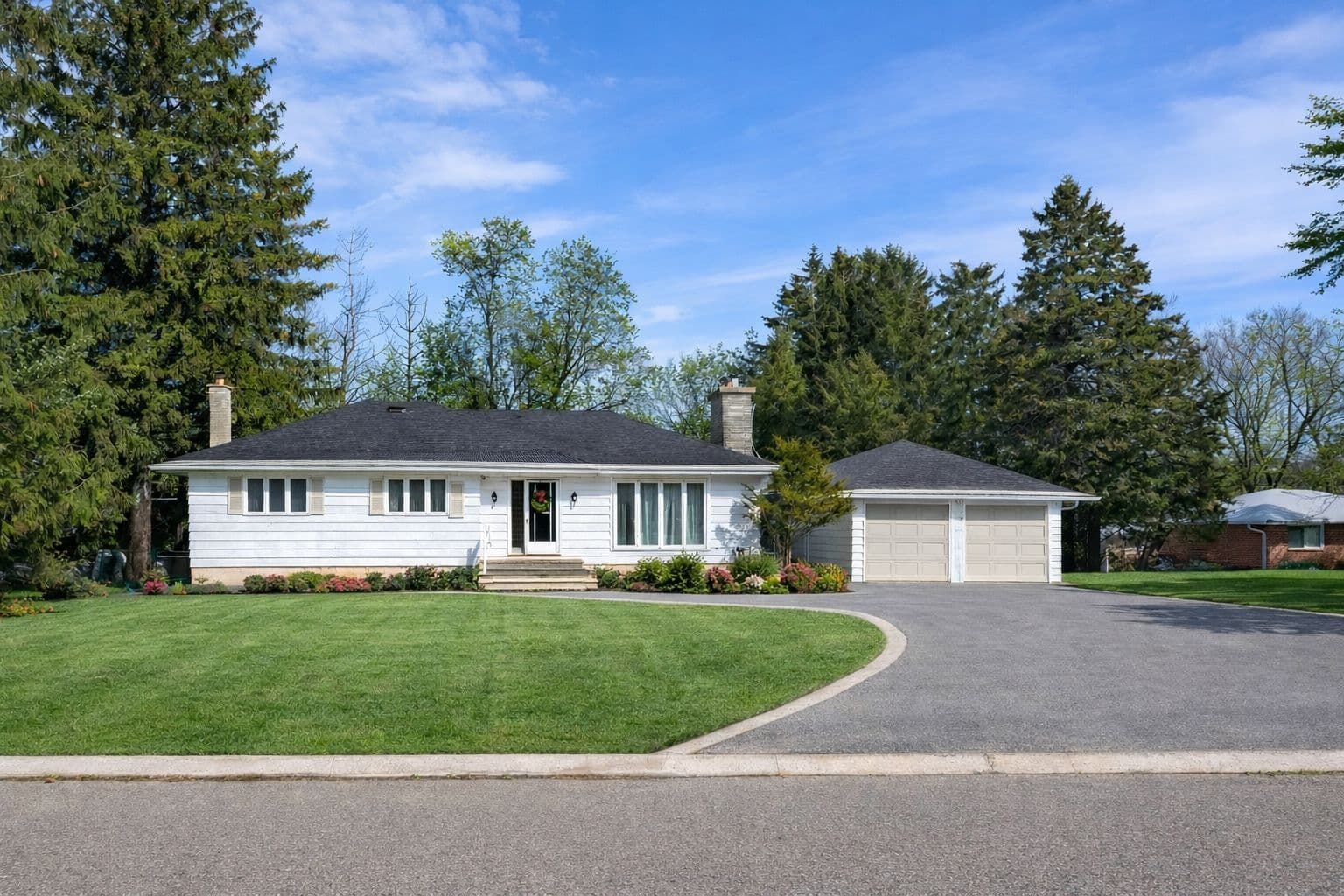 37 John Street, King, ON L7B 1J6