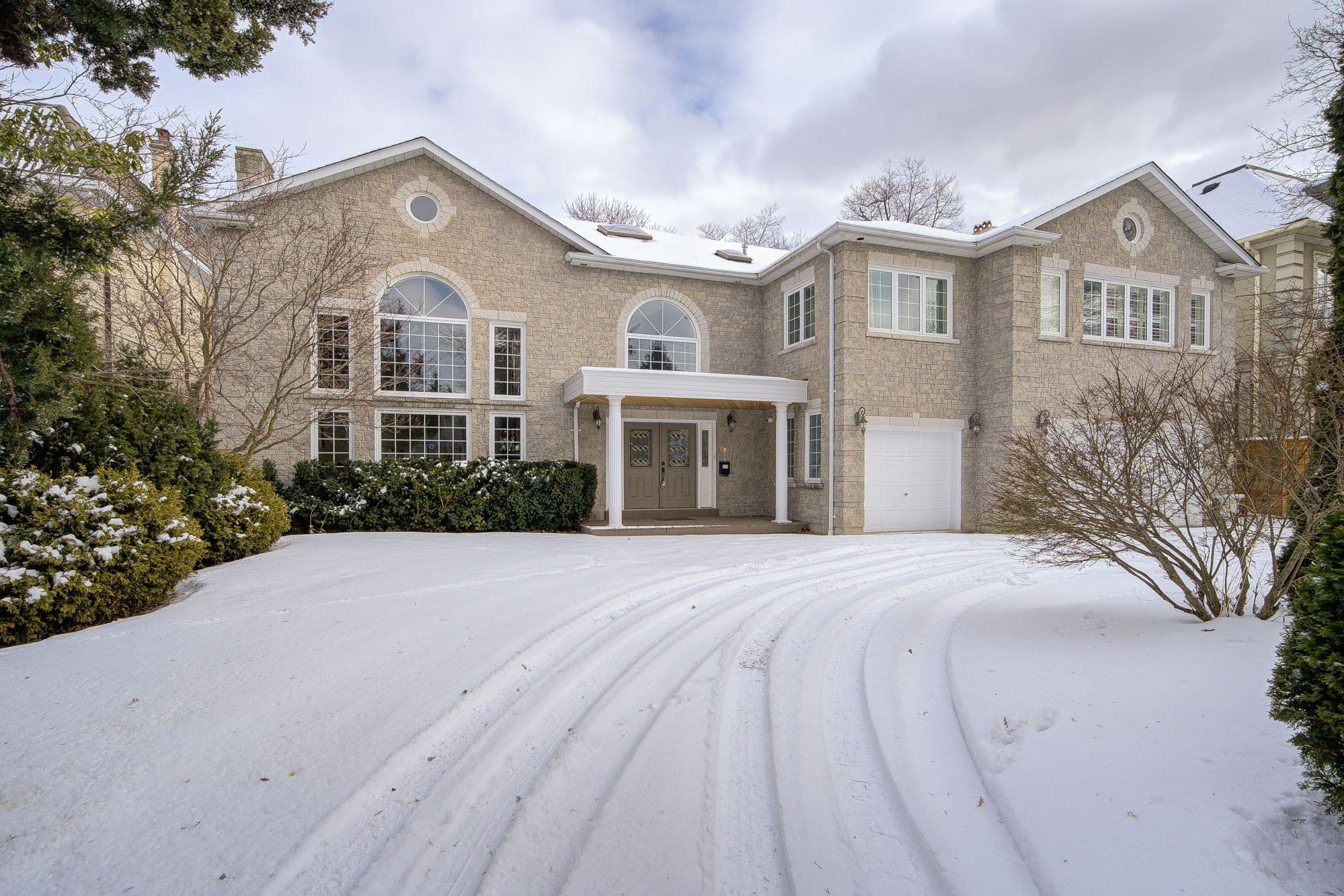 49 Arjay Crescent, Toronto C12, ON M2L 1C6