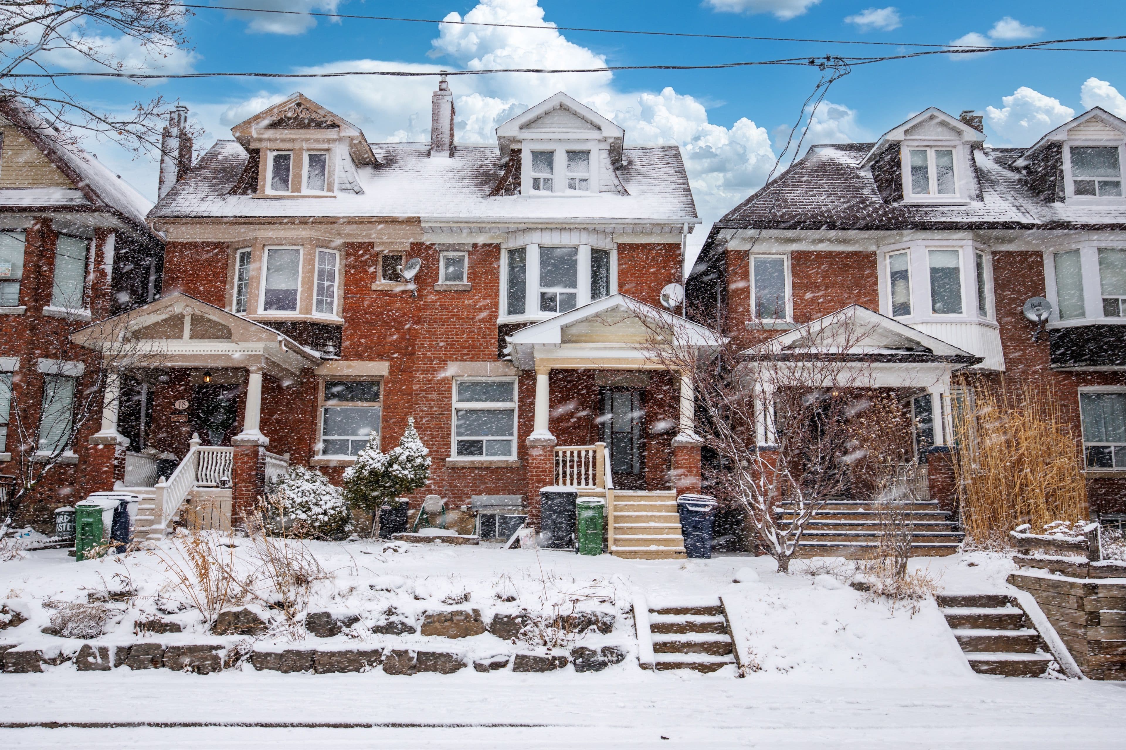 16 Edna Avenue #Upper, Toronto W02, ON M6P 1B5