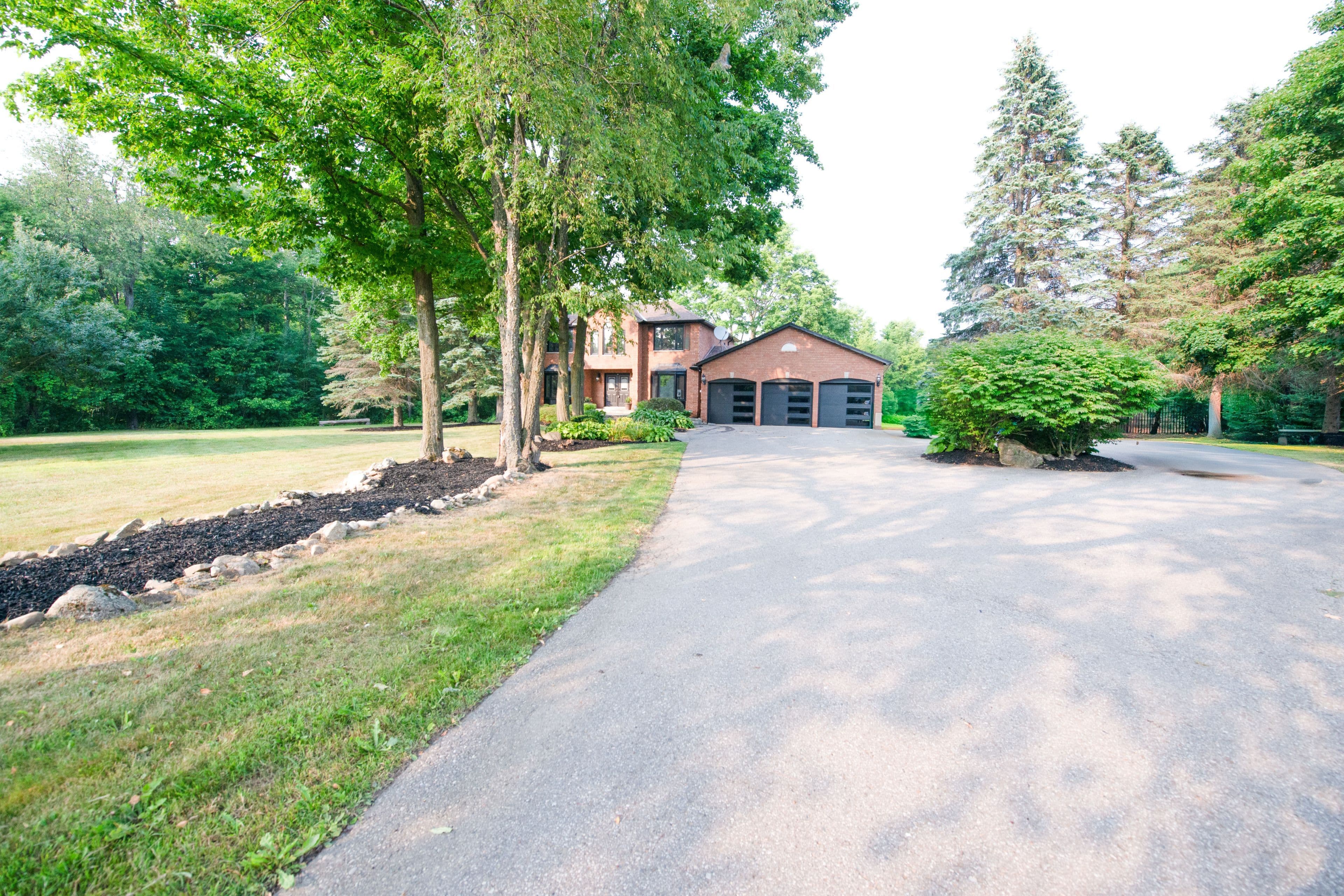 27 Briarwood Drive, Caledon, ON L7K 0N1