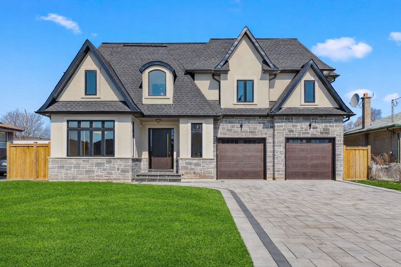 383 Wadsworth Street, Oakville, ON L6K 2A2