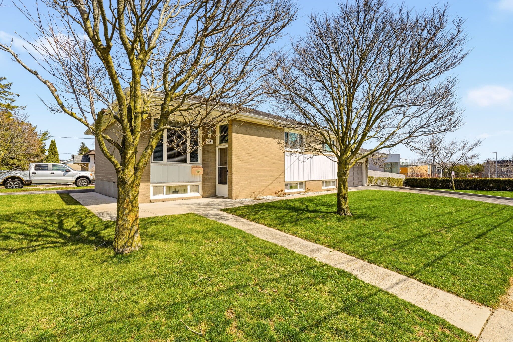 491 Warminster Drive, Oakville, ON L6L 4N4