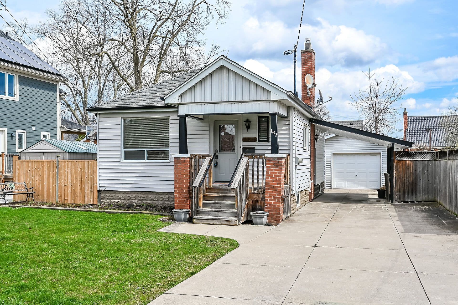163 Rosedale Avenue, Hamilton, ON L8K 4N4