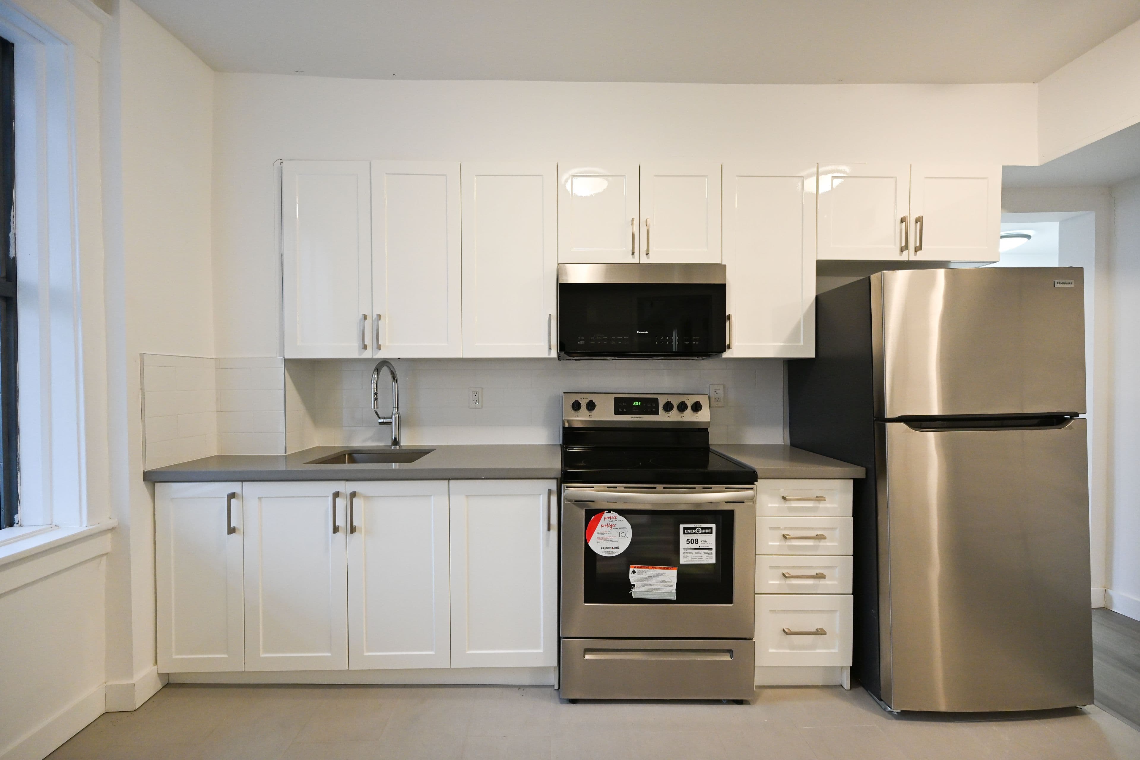 1A Leonard Avenue 2, Toronto C01, ON M5T 2P8