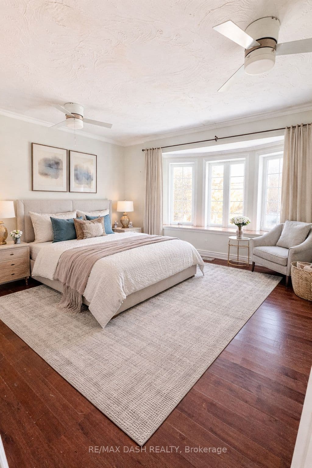 1529 Queen Street E Main fl, Toronto E01, ON M4L 1E5