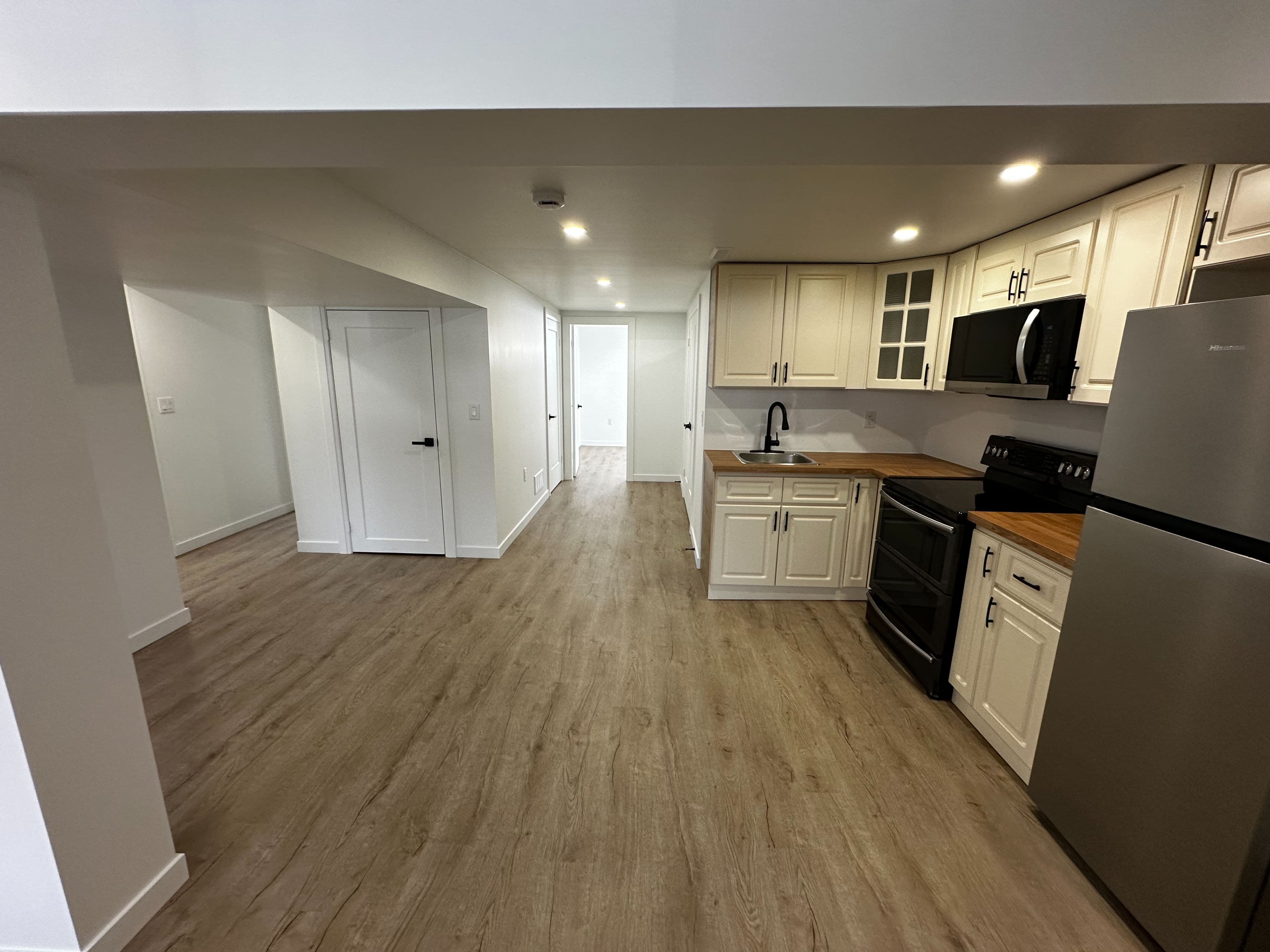 35 Karen Crescent Lower, Hamilton, ON L9C 5M5