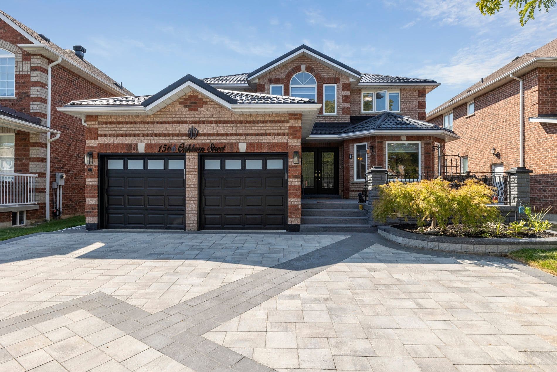 1566 Oakburn Street, Pickering, ON L1V 6W1