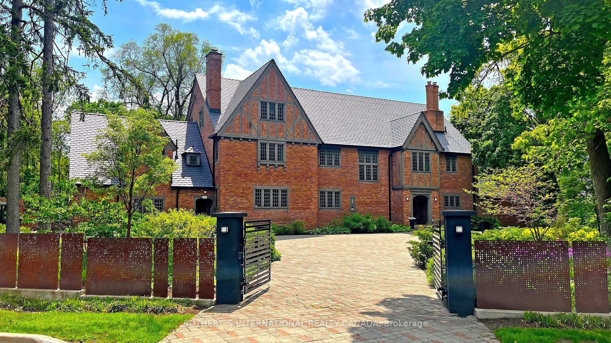 372 Old Yonge Street, Toronto C12, ON M2P 1R4