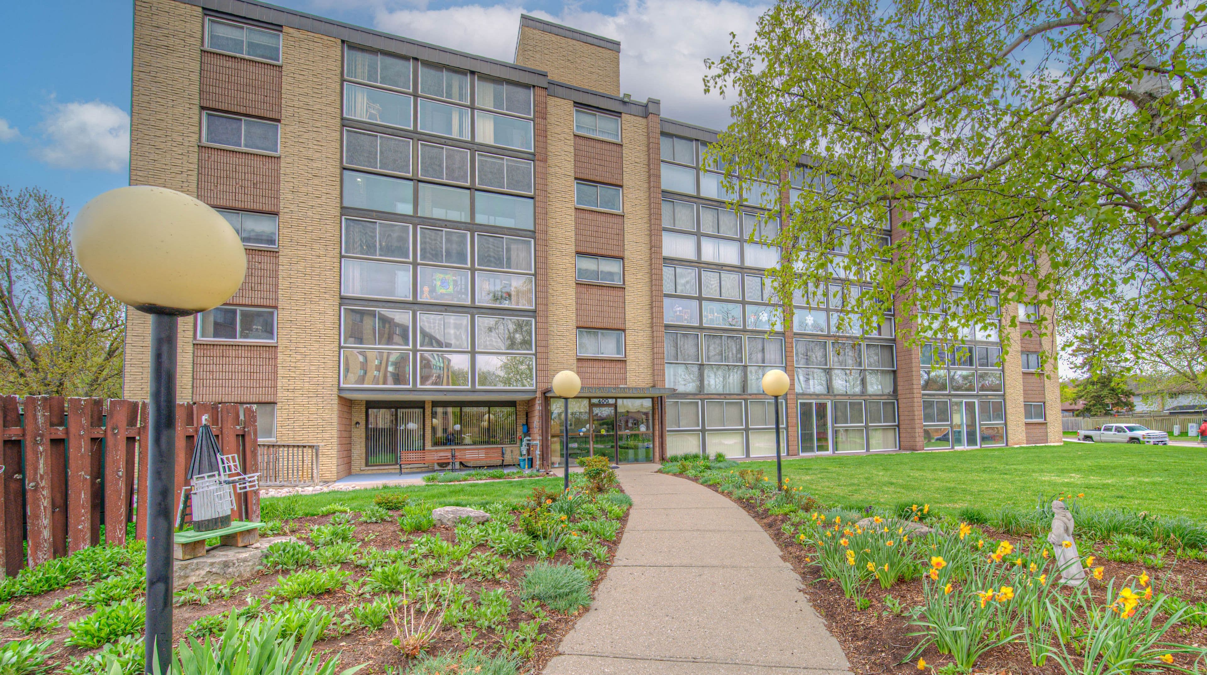 400 Champlain Boulevard 406, Cambridge, ON N1R 7J6