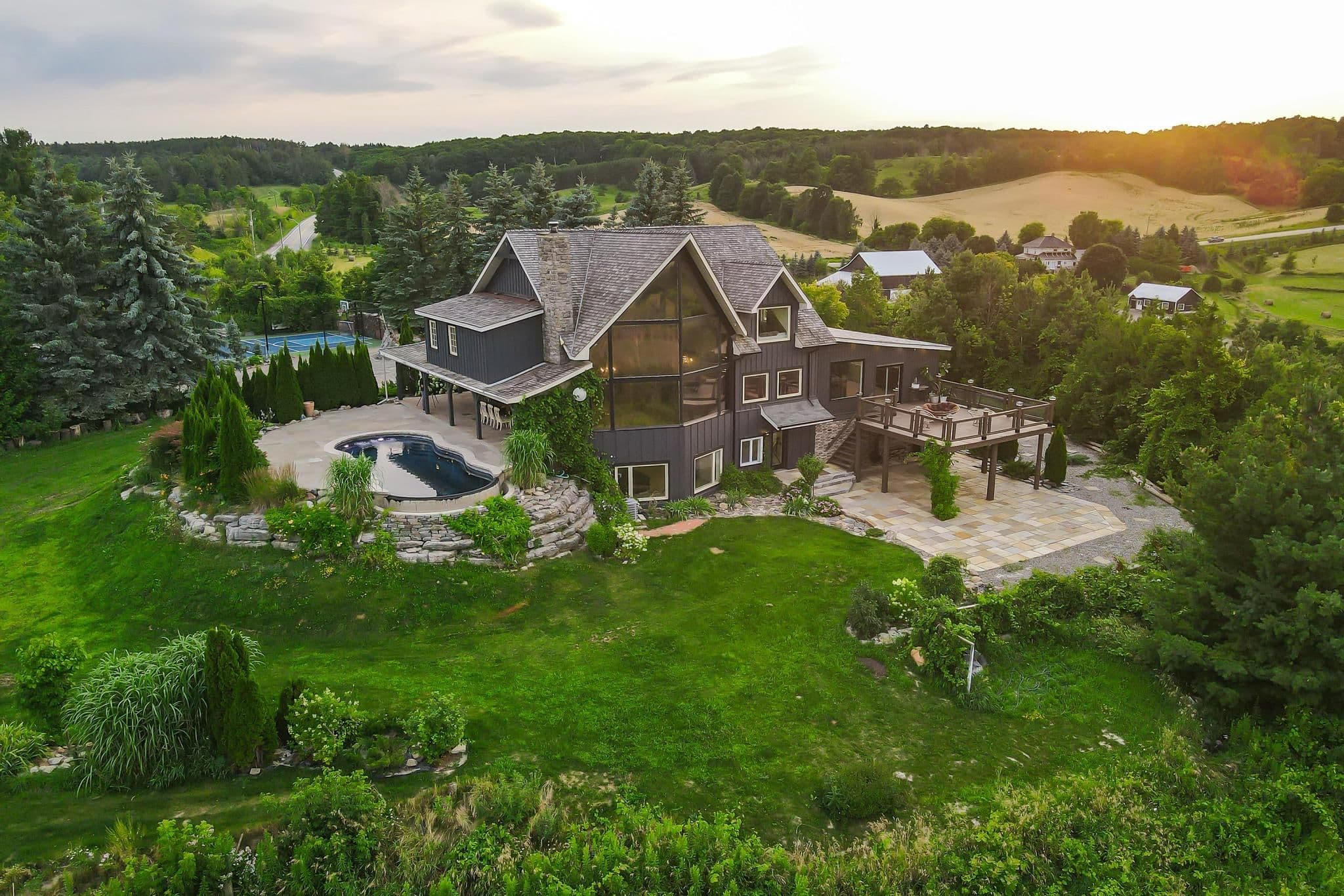 388303 Sideroad 20 Side Road, Mono, ON L9W 6W1