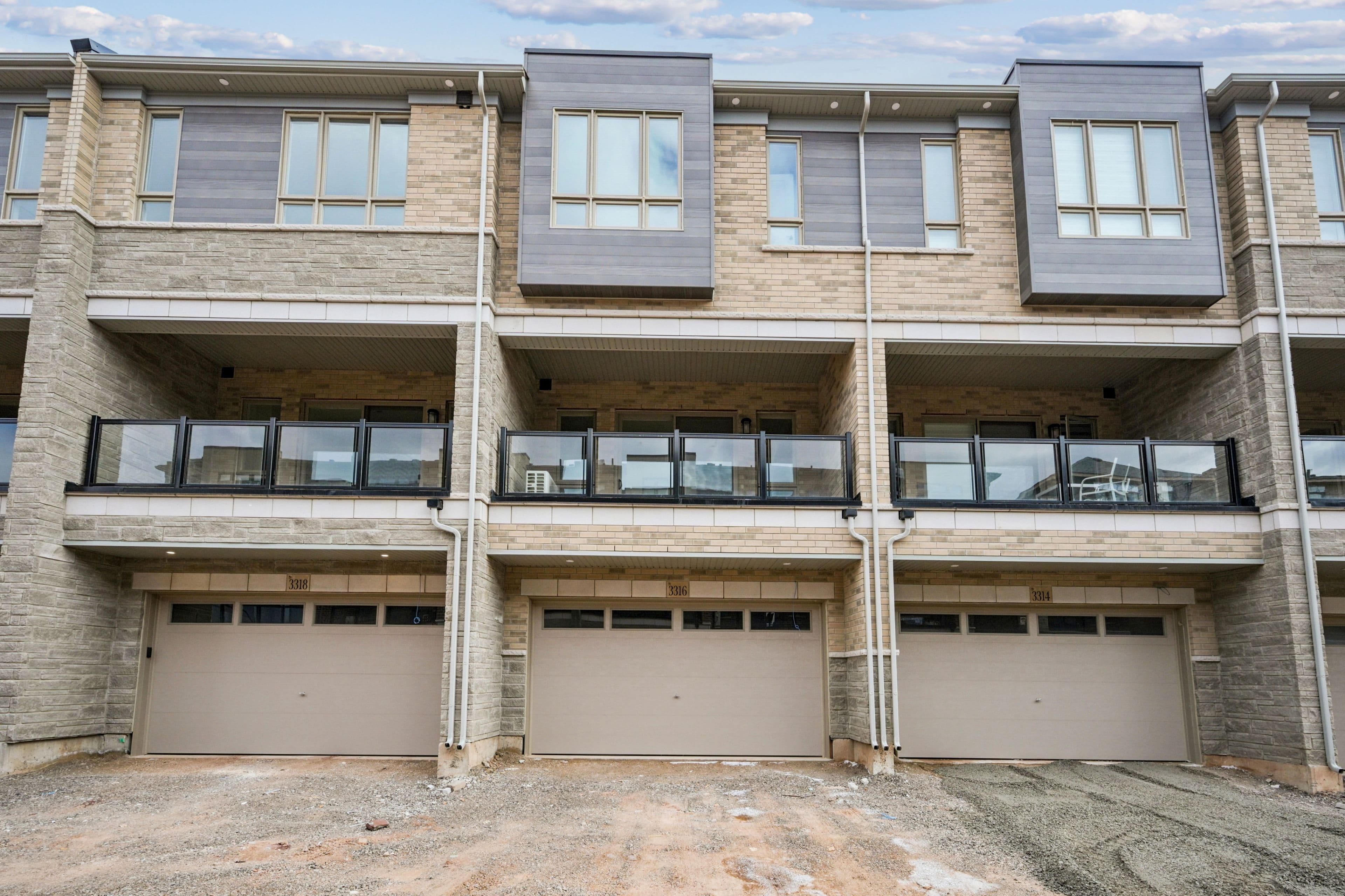 3316 Taha Gardens, Oakville, ON L6M 5S1