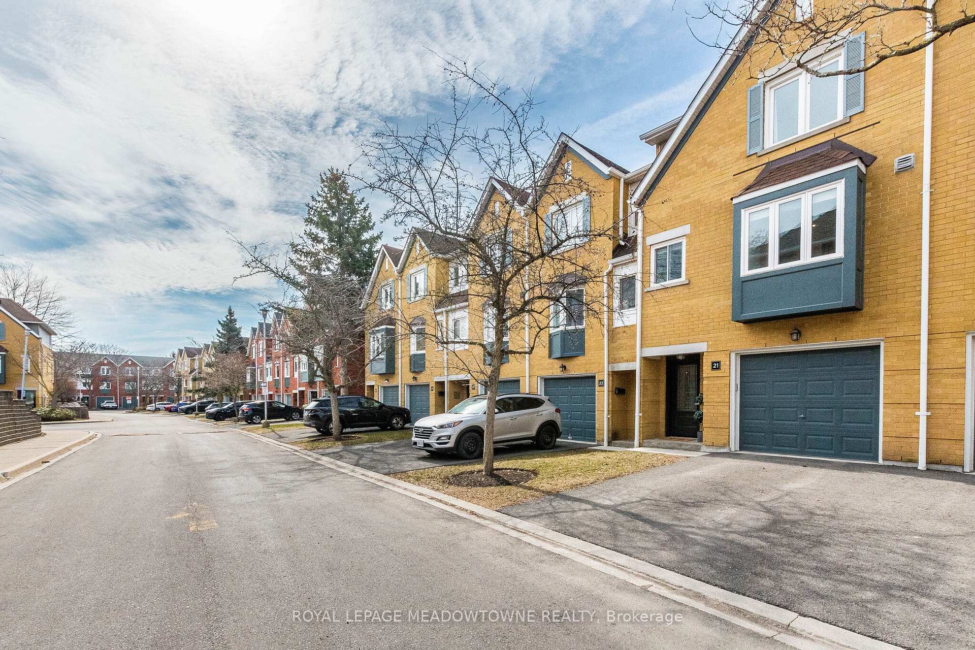 2300 Brays Lane 21, Oakville, ON L6M 3J9