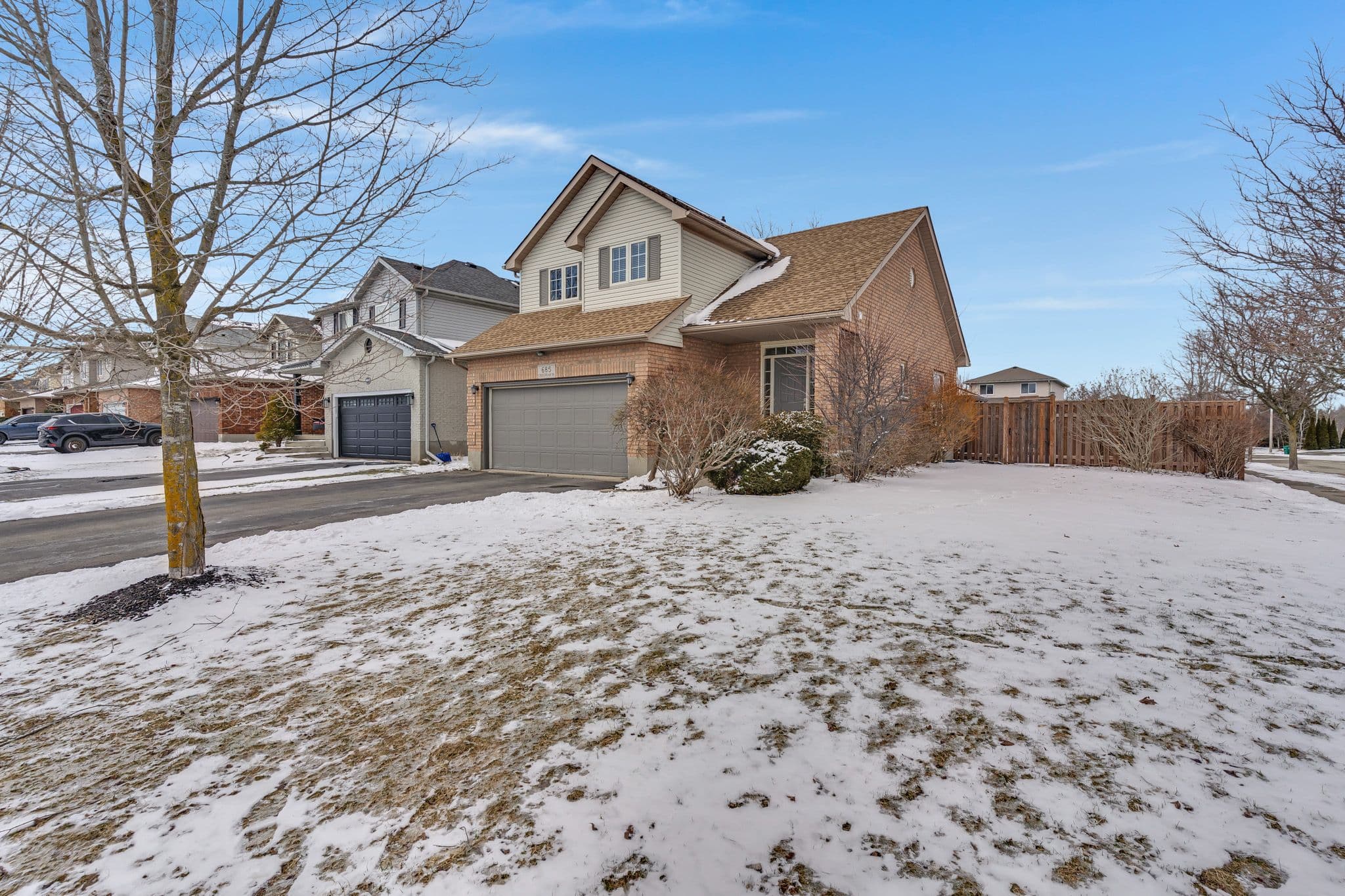 685 COLDSTREAM Drive W, Waterloo, ON N2V 2J1