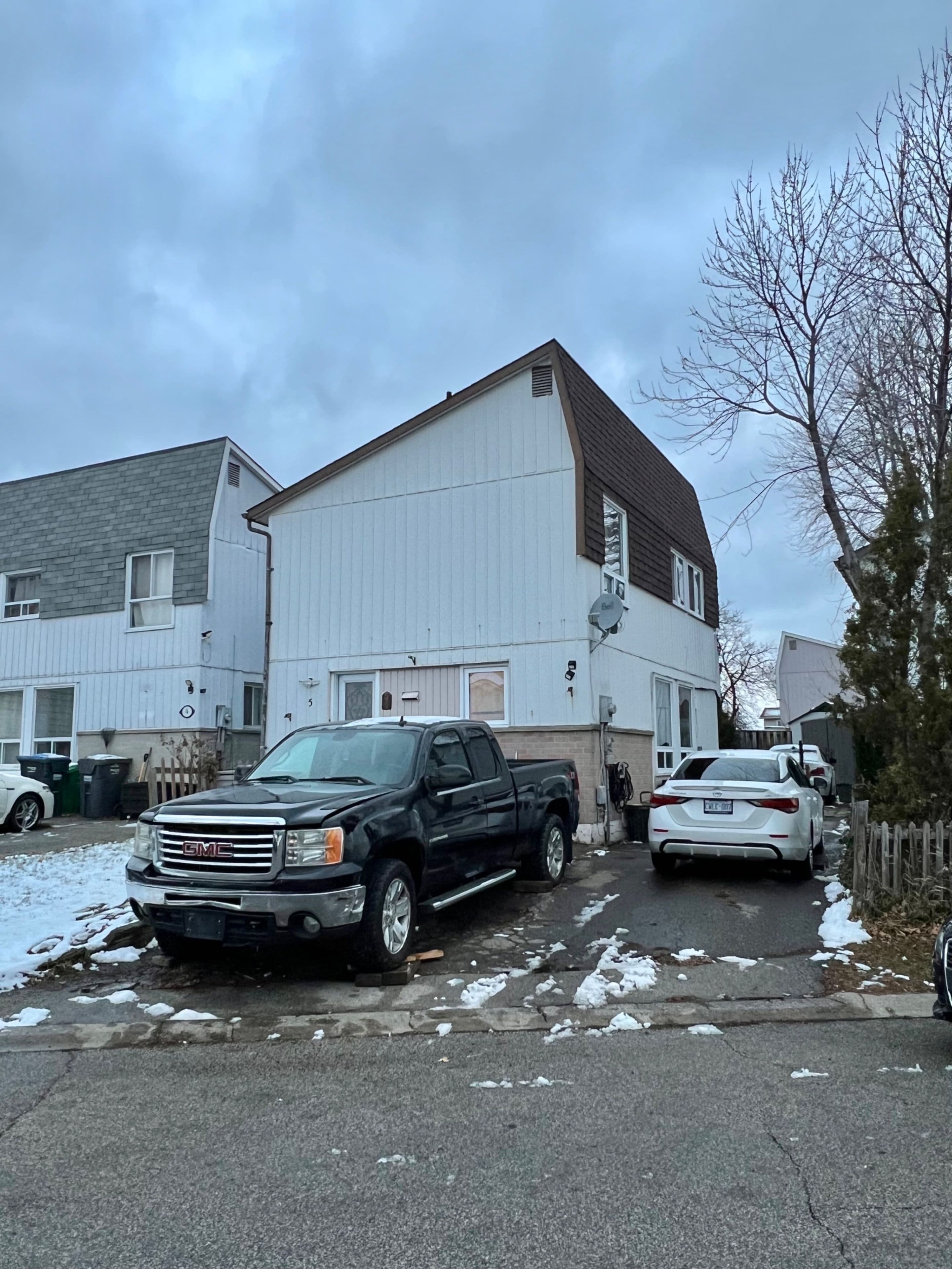 5 Glencairn Square, Brampton, ON L6S 2H7