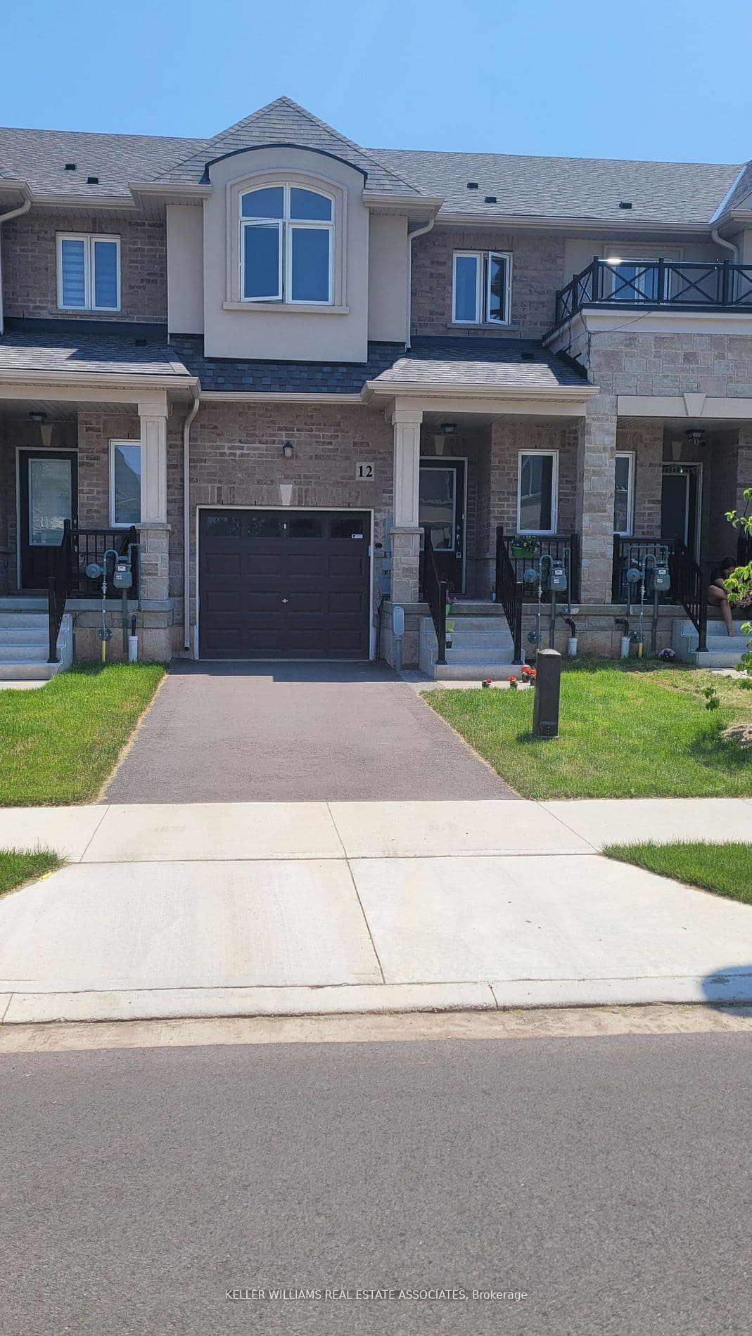 12 Foothills Lane, Hamilton, ON L8E 0K1