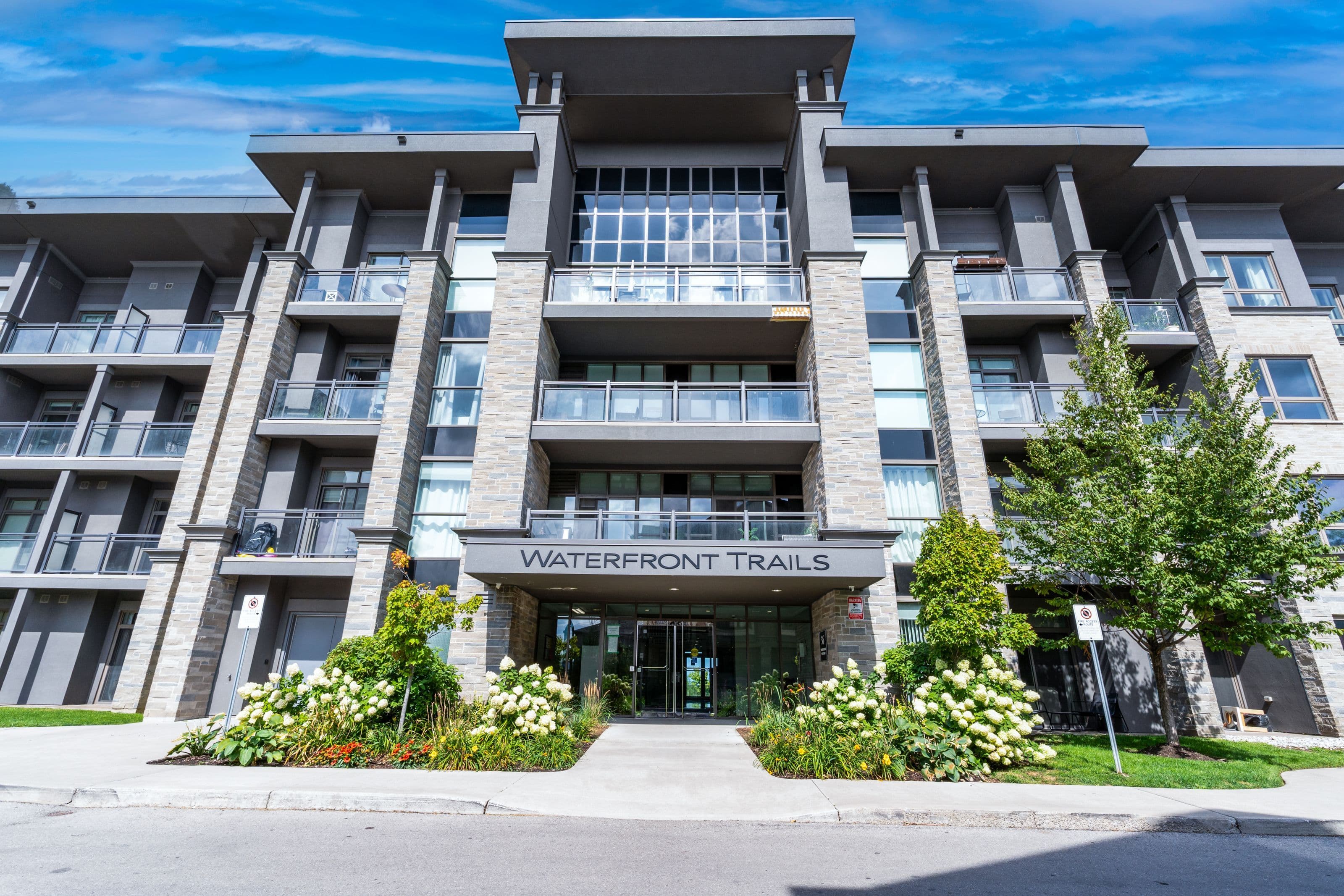 35 Southshore Crescent 413, Hamilton, ON L8E 0J2