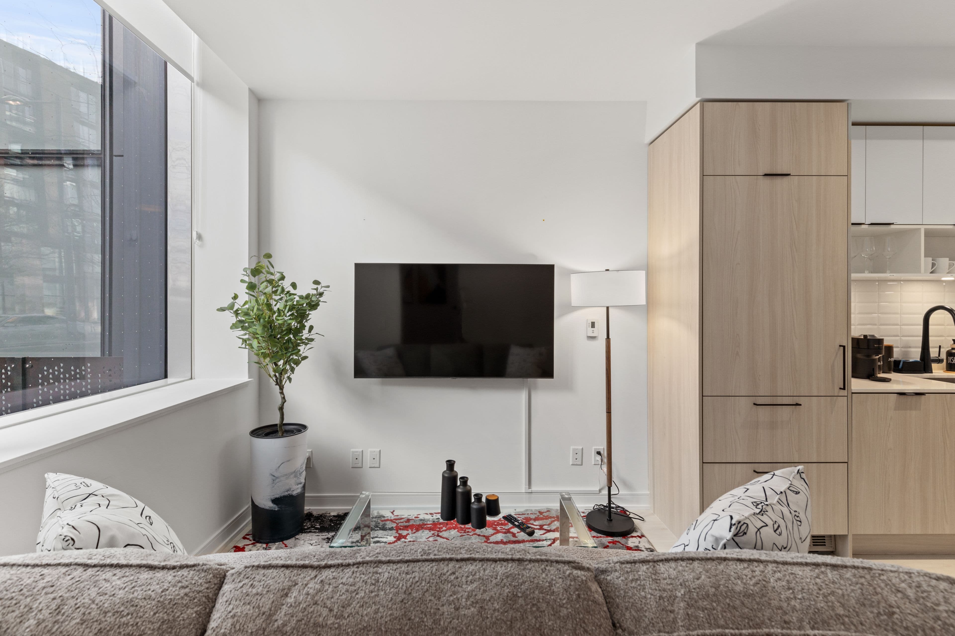 180 Mill Street S124, Toronto C08, ON M5A 0V7