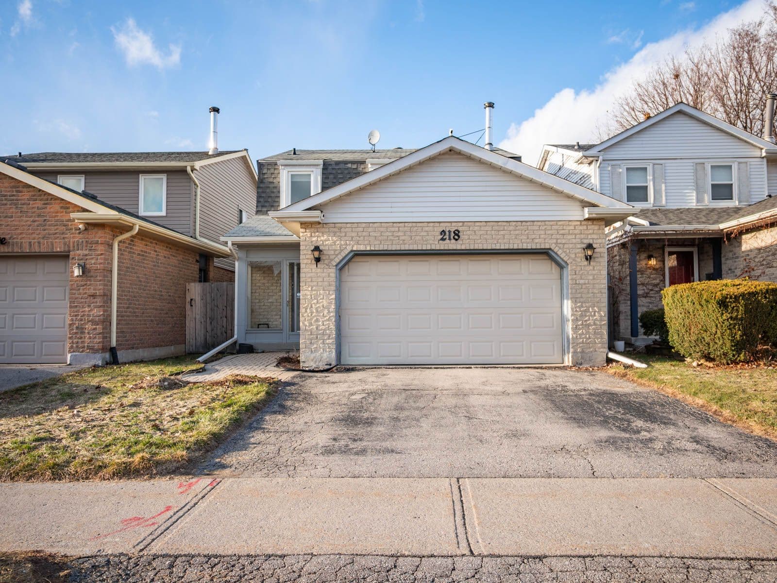 218 Mullen Drive, Vaughan, ON L4J 2P1