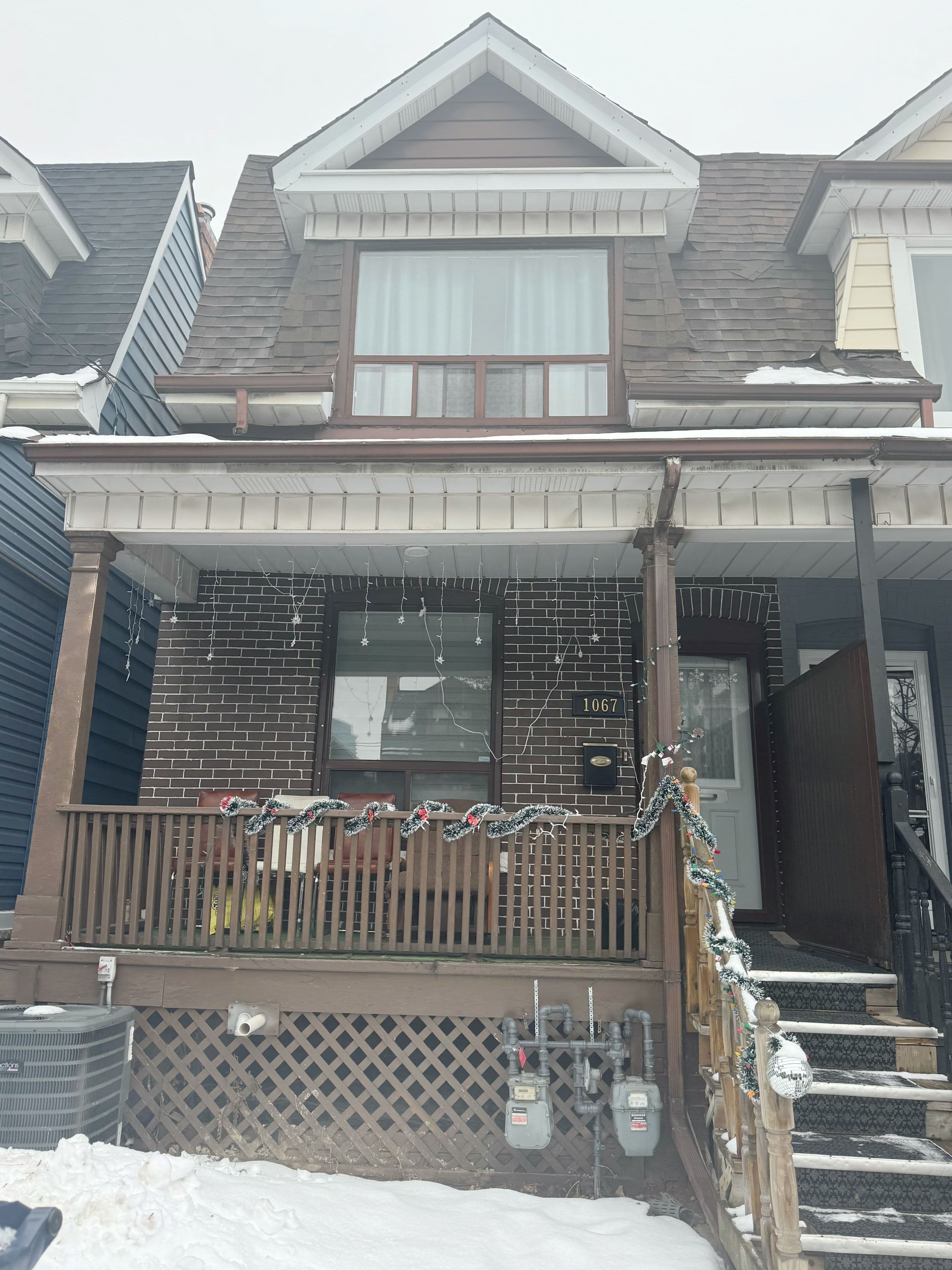 1067 Dovercourt Road 2nd floor, Toronto W02, ON M6H 2X7