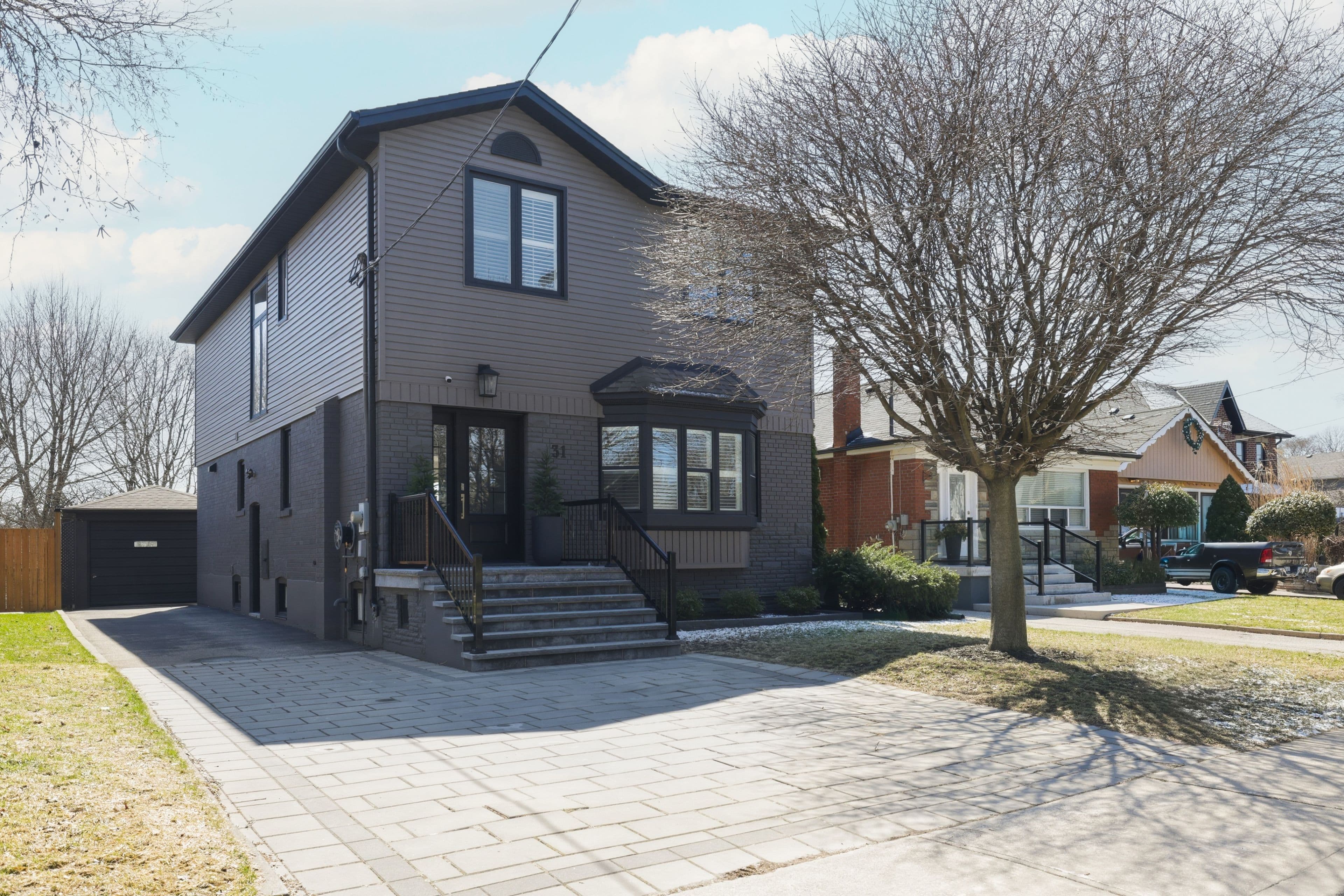 31 Ferris Road, Toronto E03, ON M4B 1G2