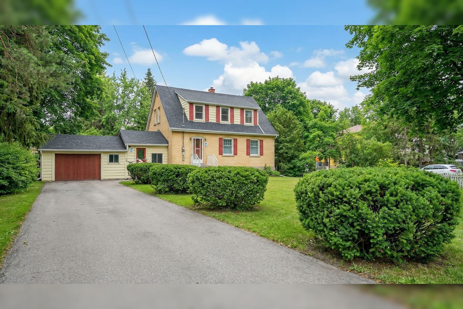 35 John Street, Markham, ON L3T 1Y1