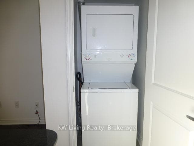 385 Prince of Wales Drive 2006, Mississauga, ON L5B 0C6