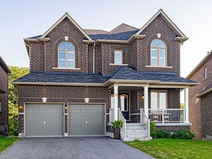 37 Muirfield Drive, Barrie, ON L4N 5S4