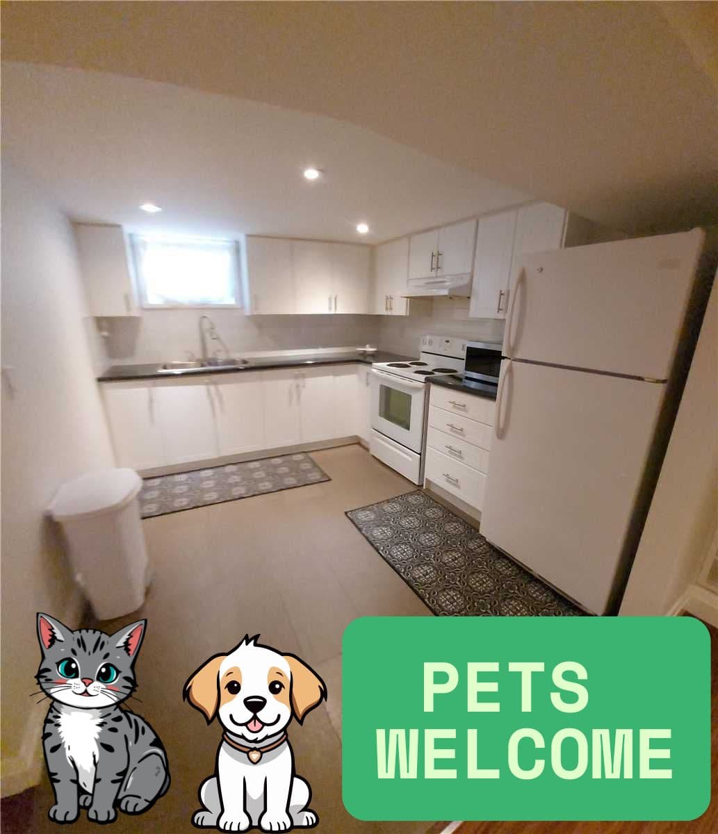 1086 Fourth Street, Mississauga, ON L5E 1K3