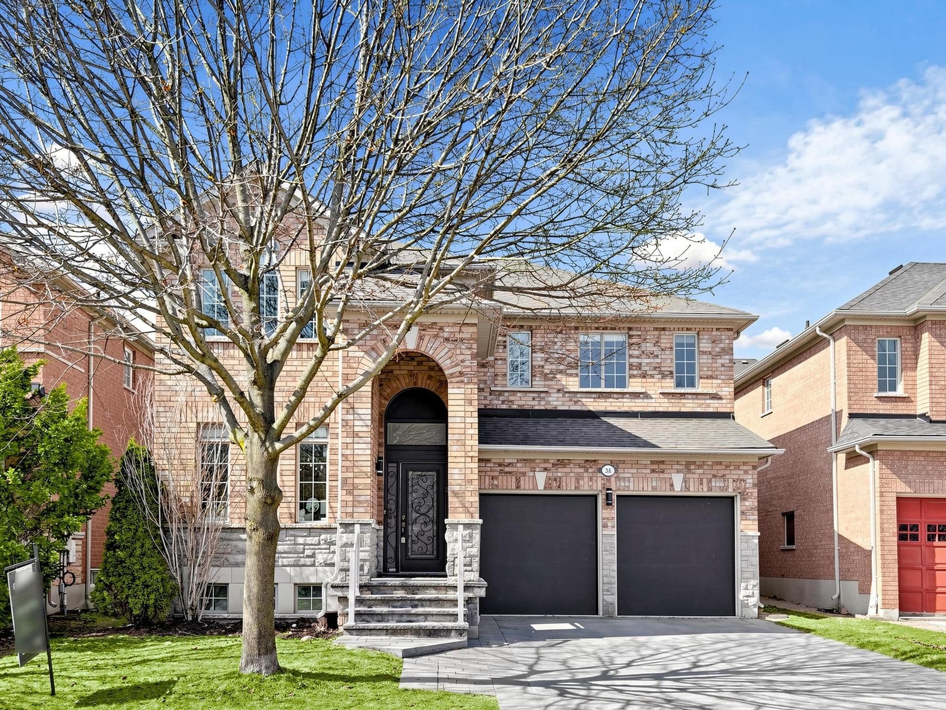 36 Canelli Heights Court, Vaughan, ON L4J 8V5
