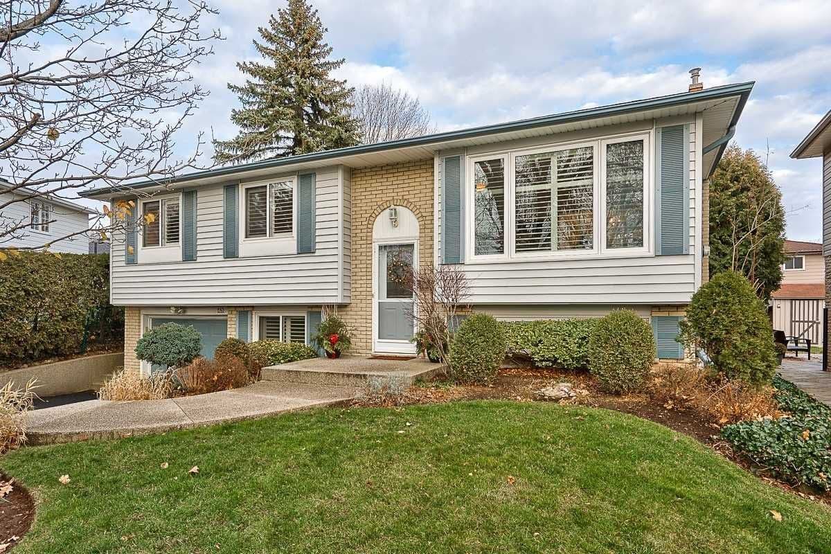 1261 Richards Crescent, Oakville, ON L6H 1R5