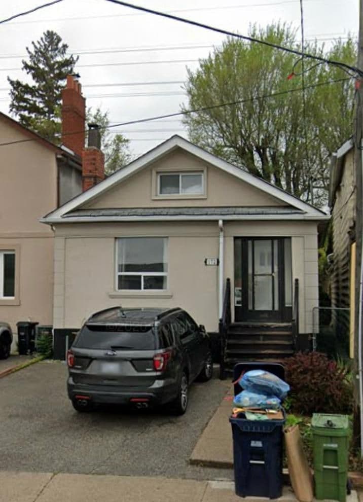 172 Eileen Avenue, Toronto W03, ON M6N 1W1