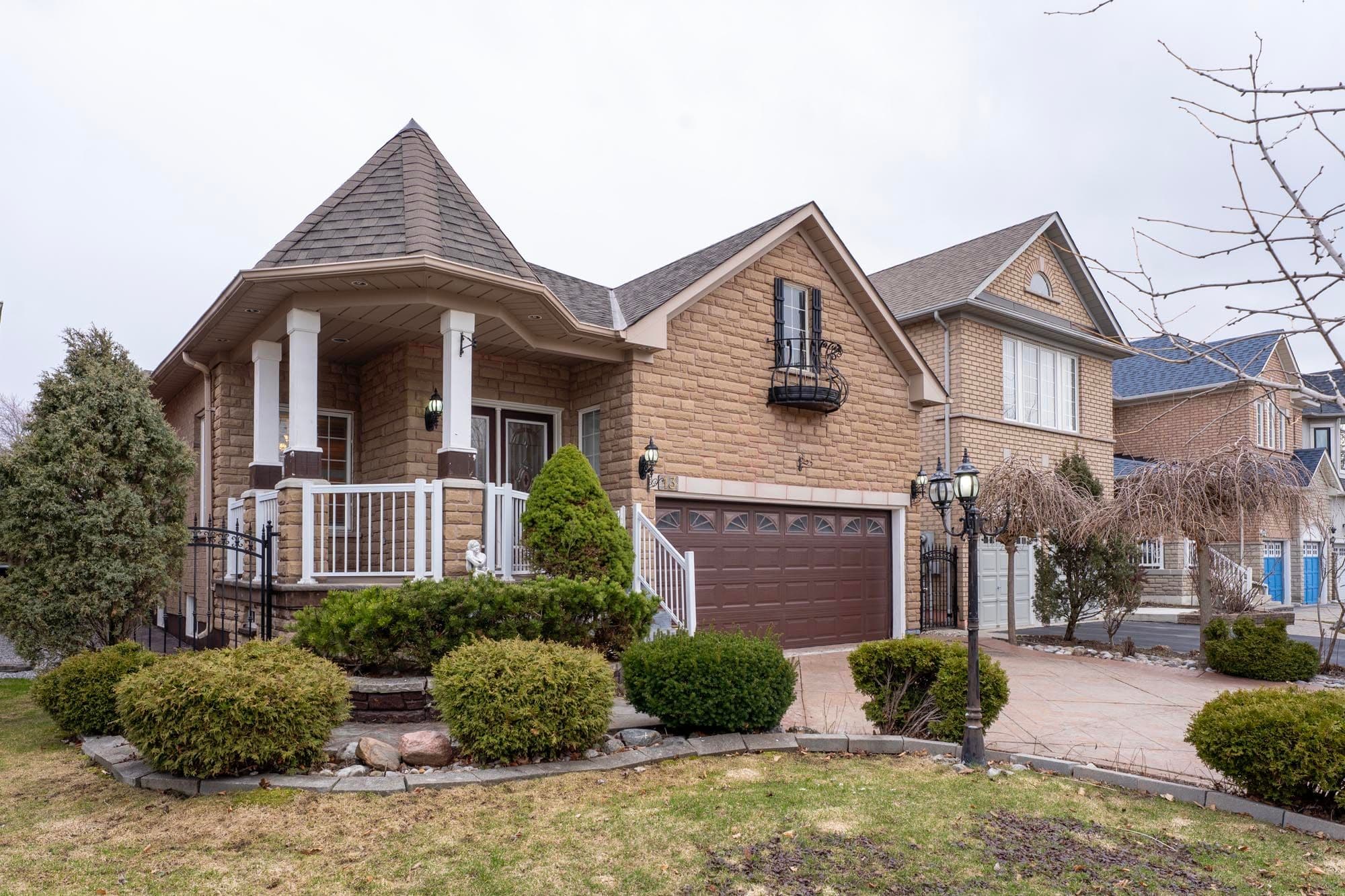 13 Briar Path Lane, Markham, ON L6C 2C3