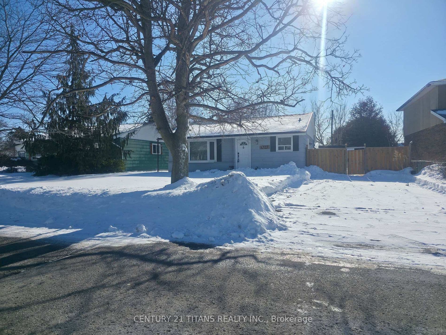 1327 Commerce Street, Pickering, ON L1W 1E1