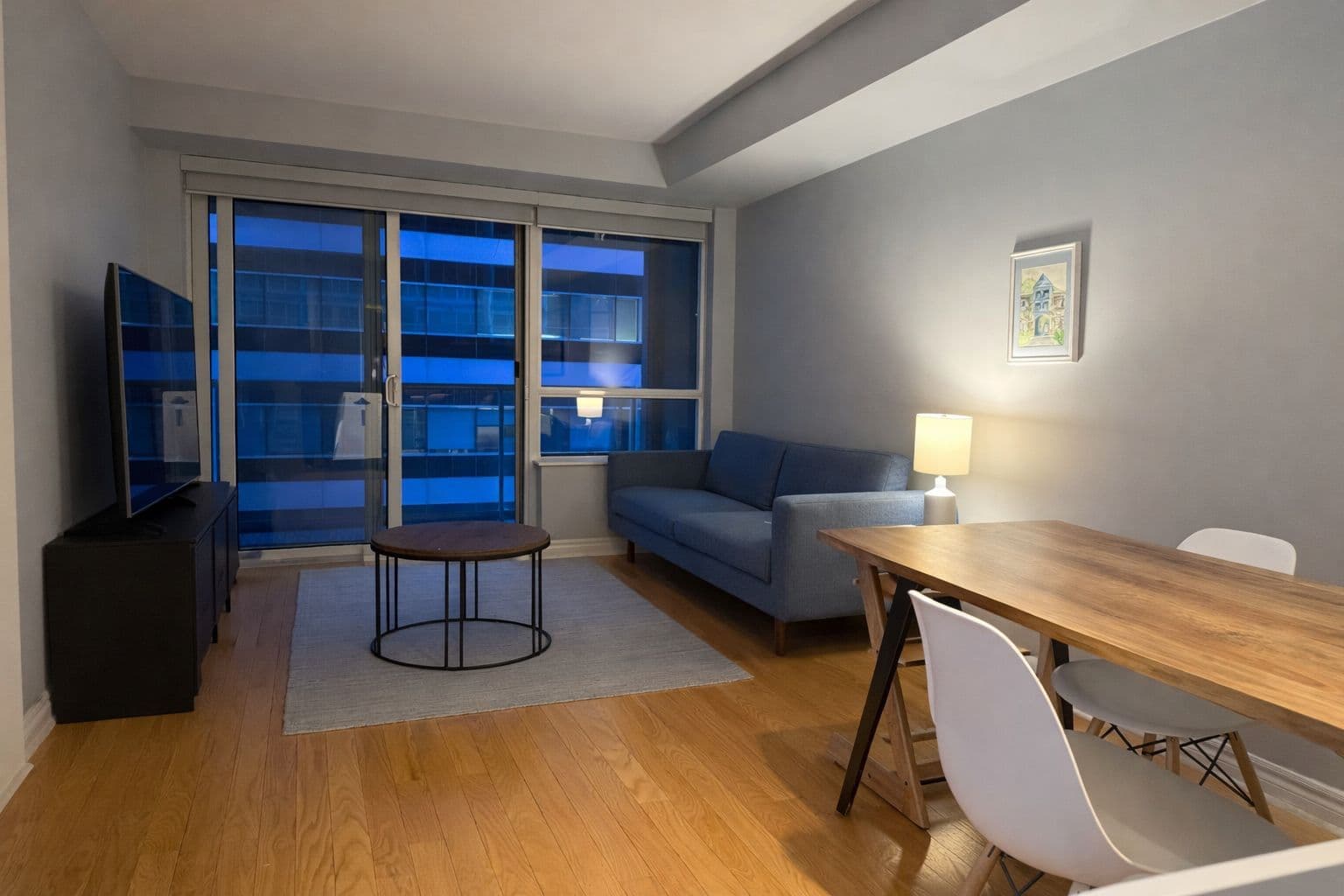 270 Wellington Street W 915, Toronto C01, ON M5V 3P5