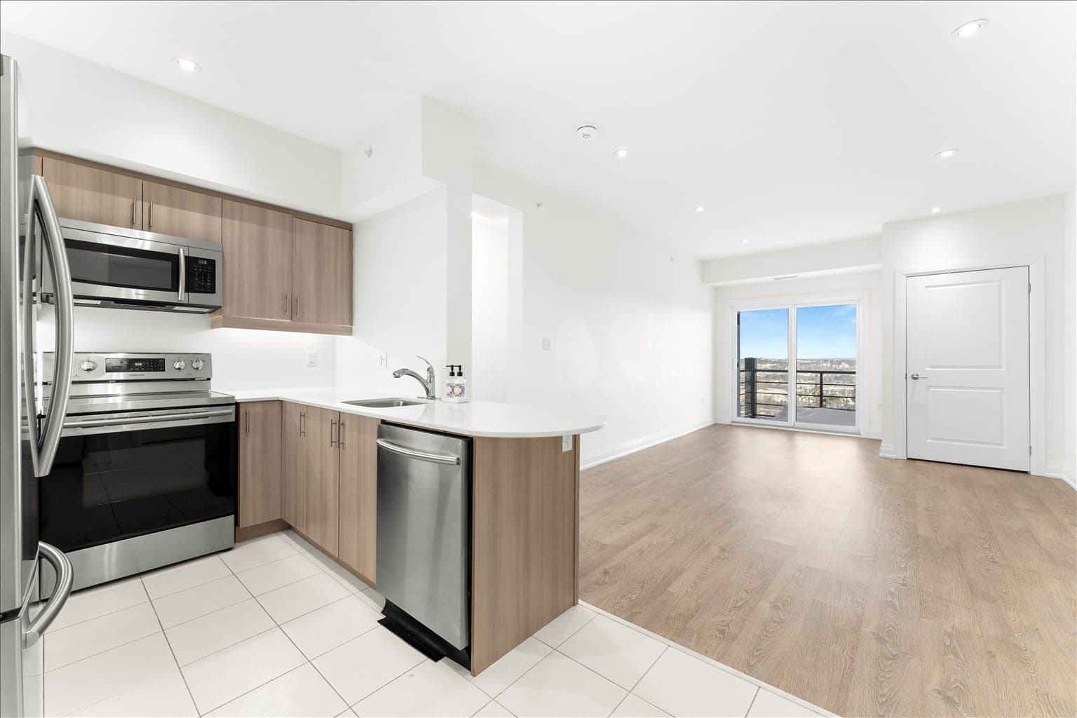 300 Essa Road 604, Barrie, ON L9J 0B9