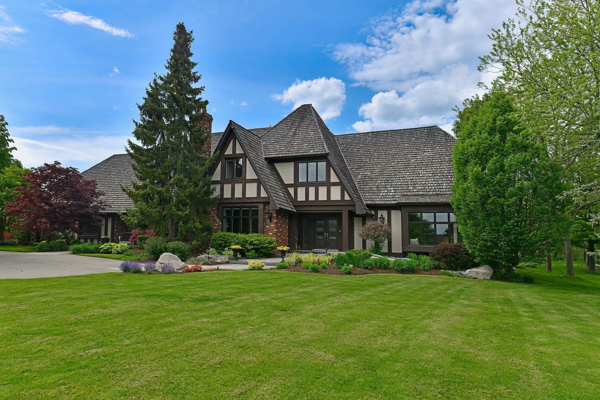 14 Buggey Lane, Ajax, ON L1Z 1X4