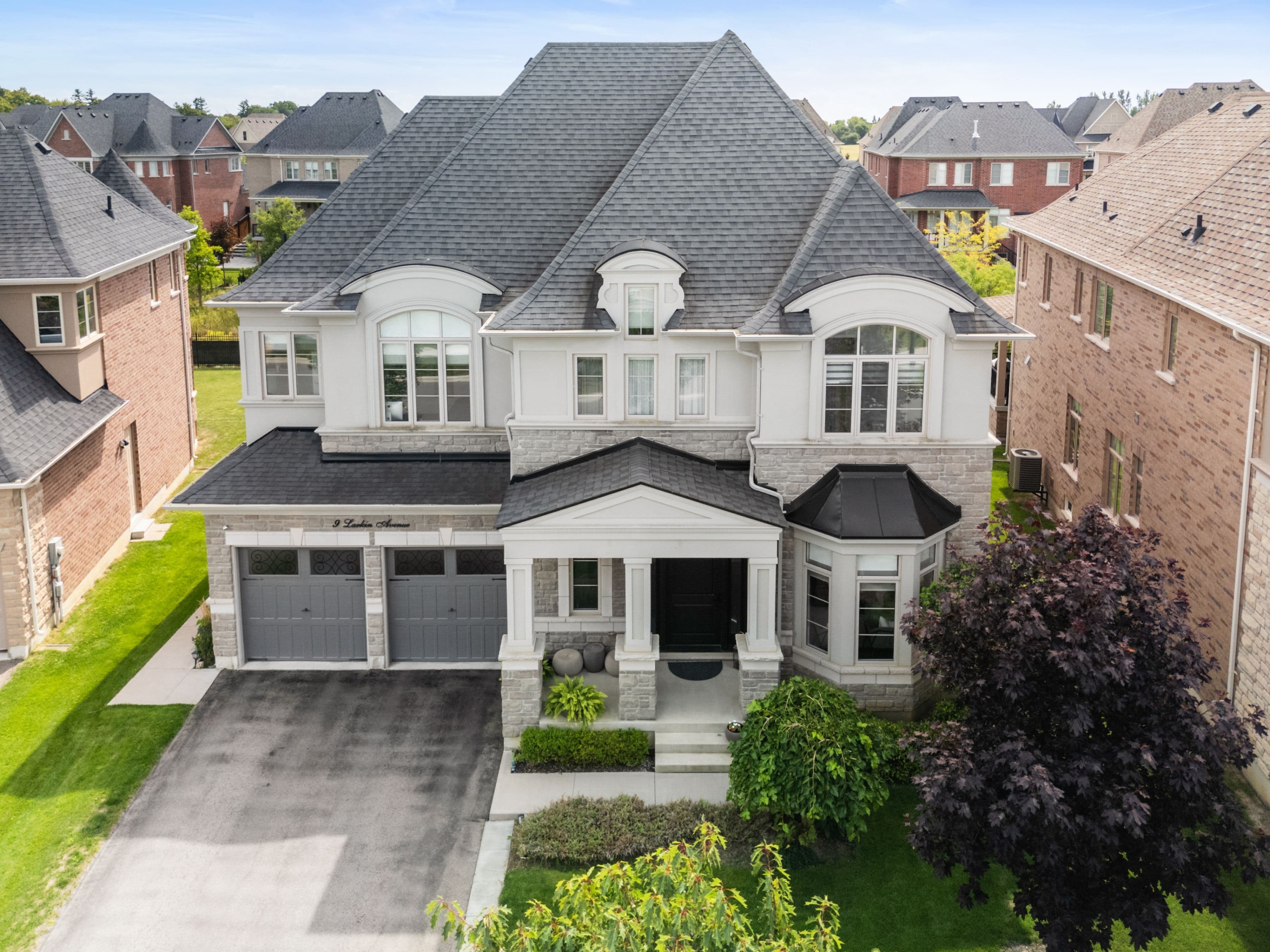 9 Larkin Avenue, King, ON L7B 0N8