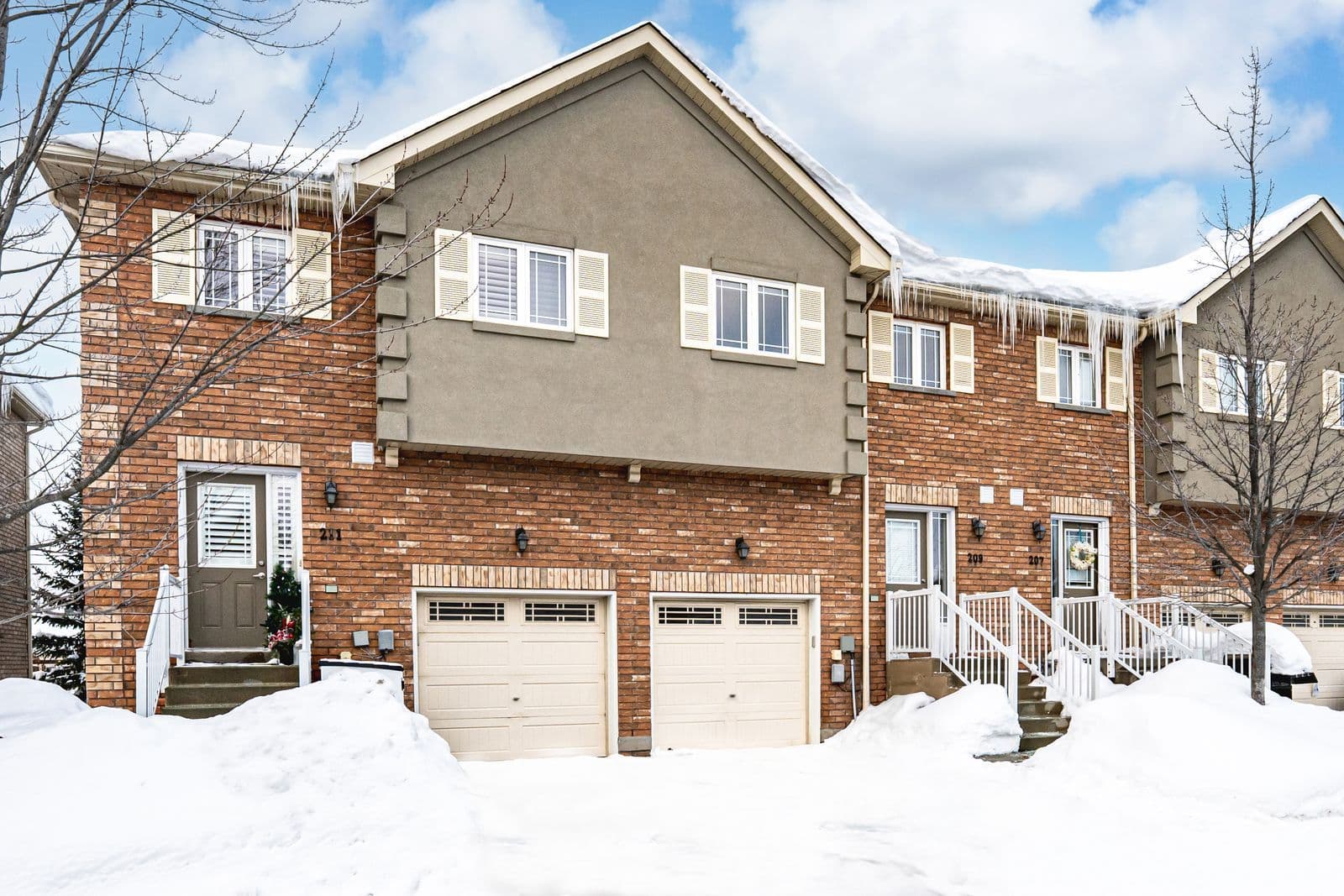 209 Harvie Road 35, Barrie, ON L4N 9P8