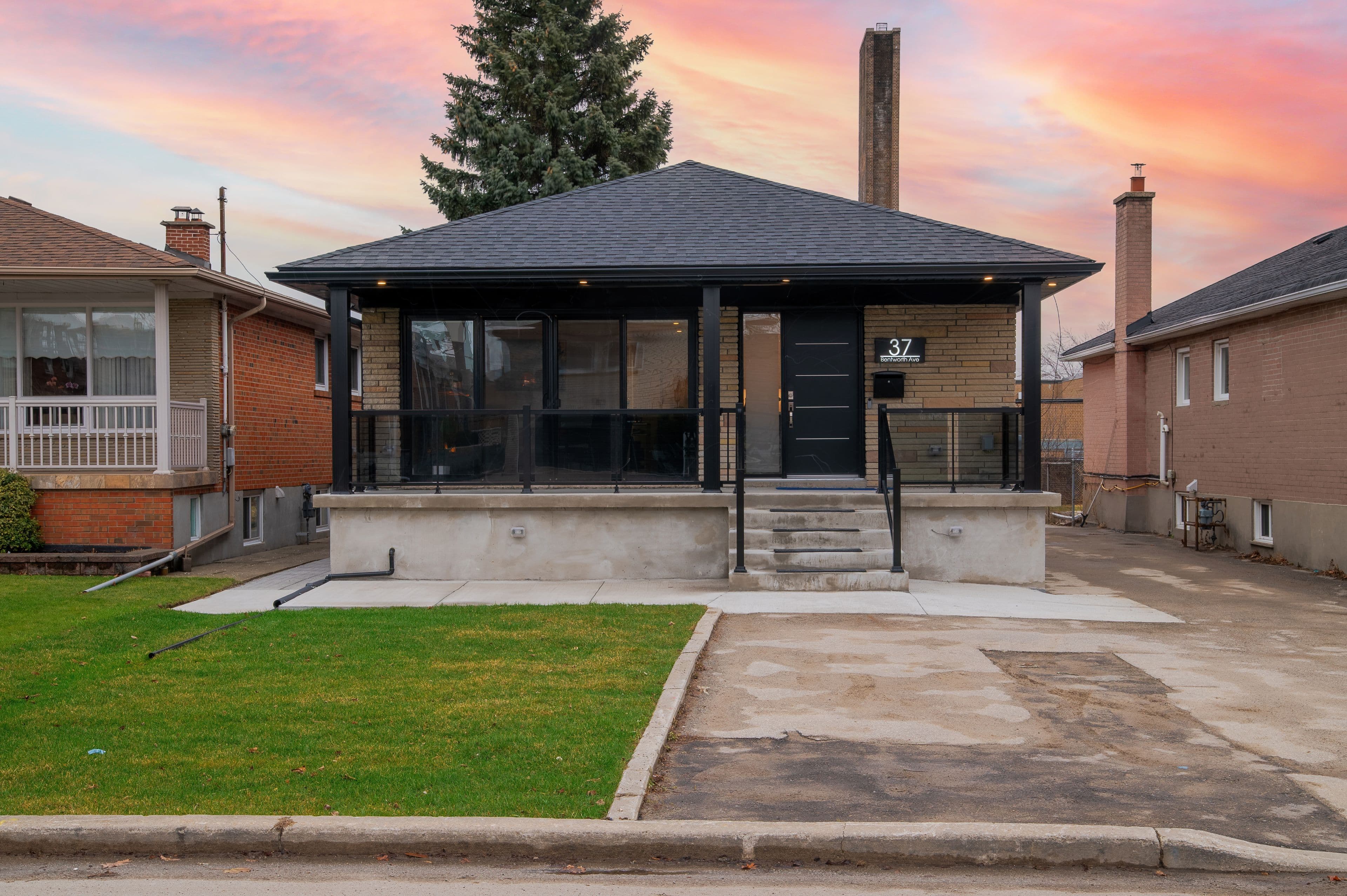 37 Bentworth Avenue, Toronto W04, ON M6A 1P1