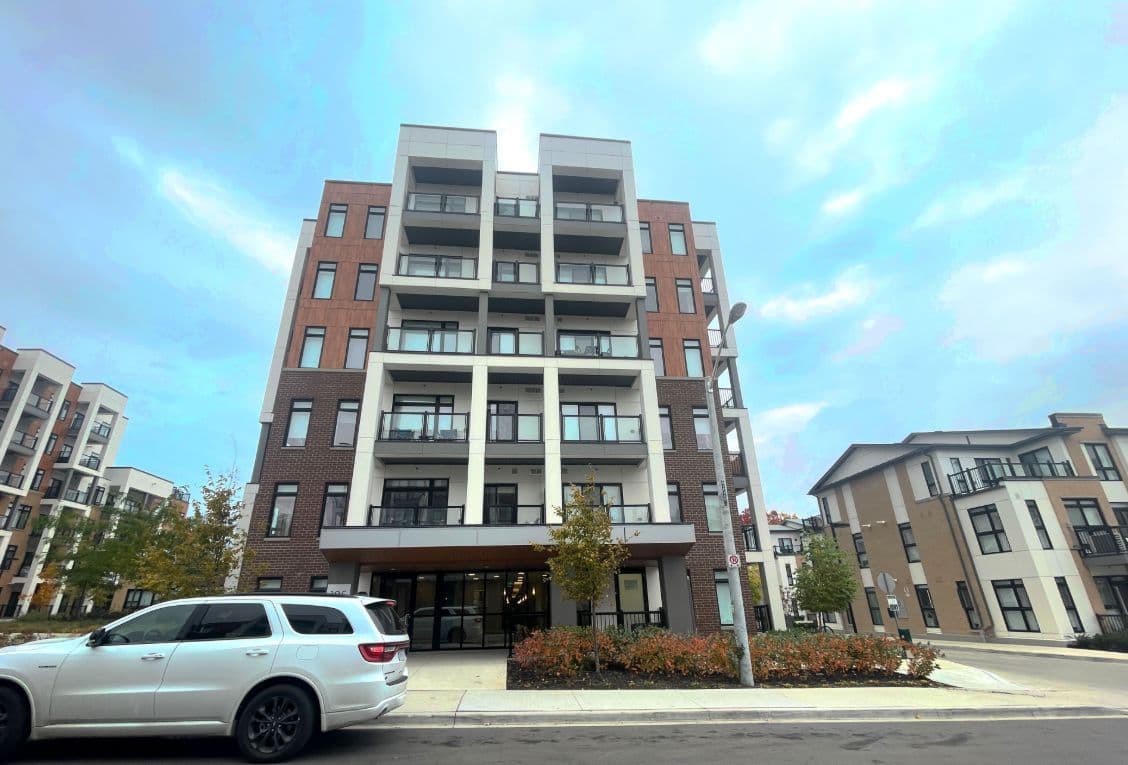 135 Canon Jackson Drive 503, Toronto W04, ON M6M 0C3