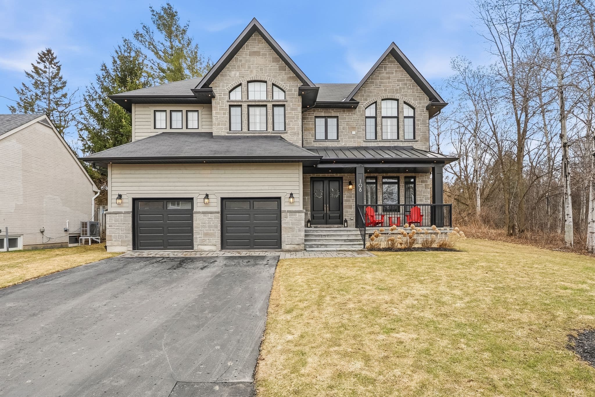 108 Avenue Road, Newmarket, ON L3Y 1N3