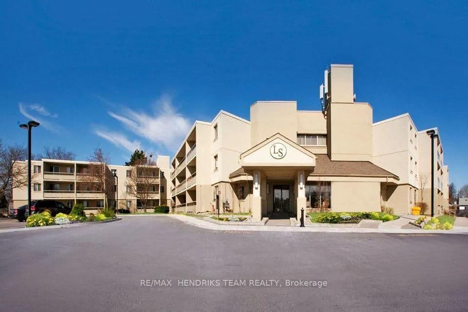 5611 Valley Way 127, Niagara Falls, ON L2E 7A9