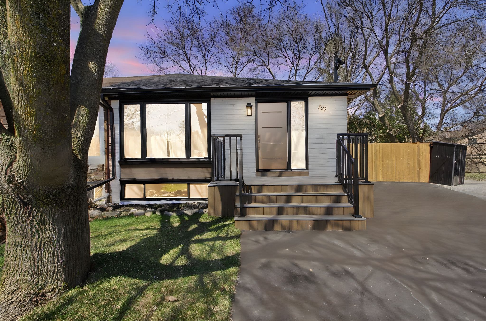 69 Marlin Court, Newmarket, ON L3Y 2W7