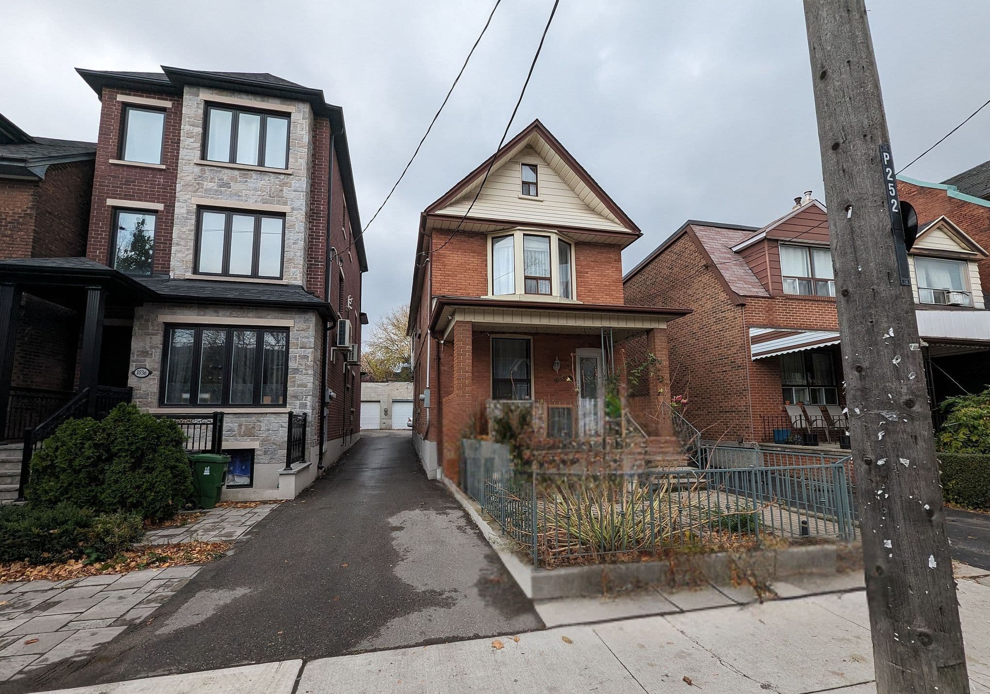 1038 Dovercourt Road Upper, Toronto W02, ON M6H 2X8