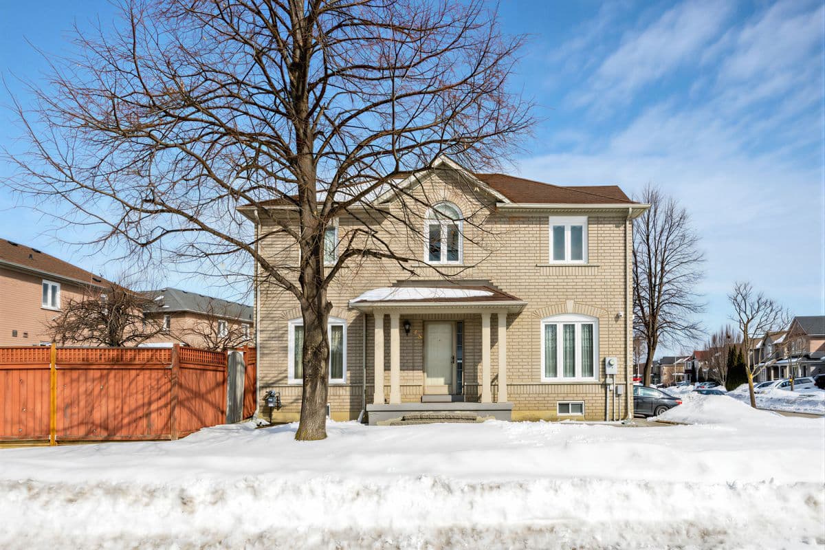 45 Dolphin Song Crescent, Brampton, ON L6R 2A7