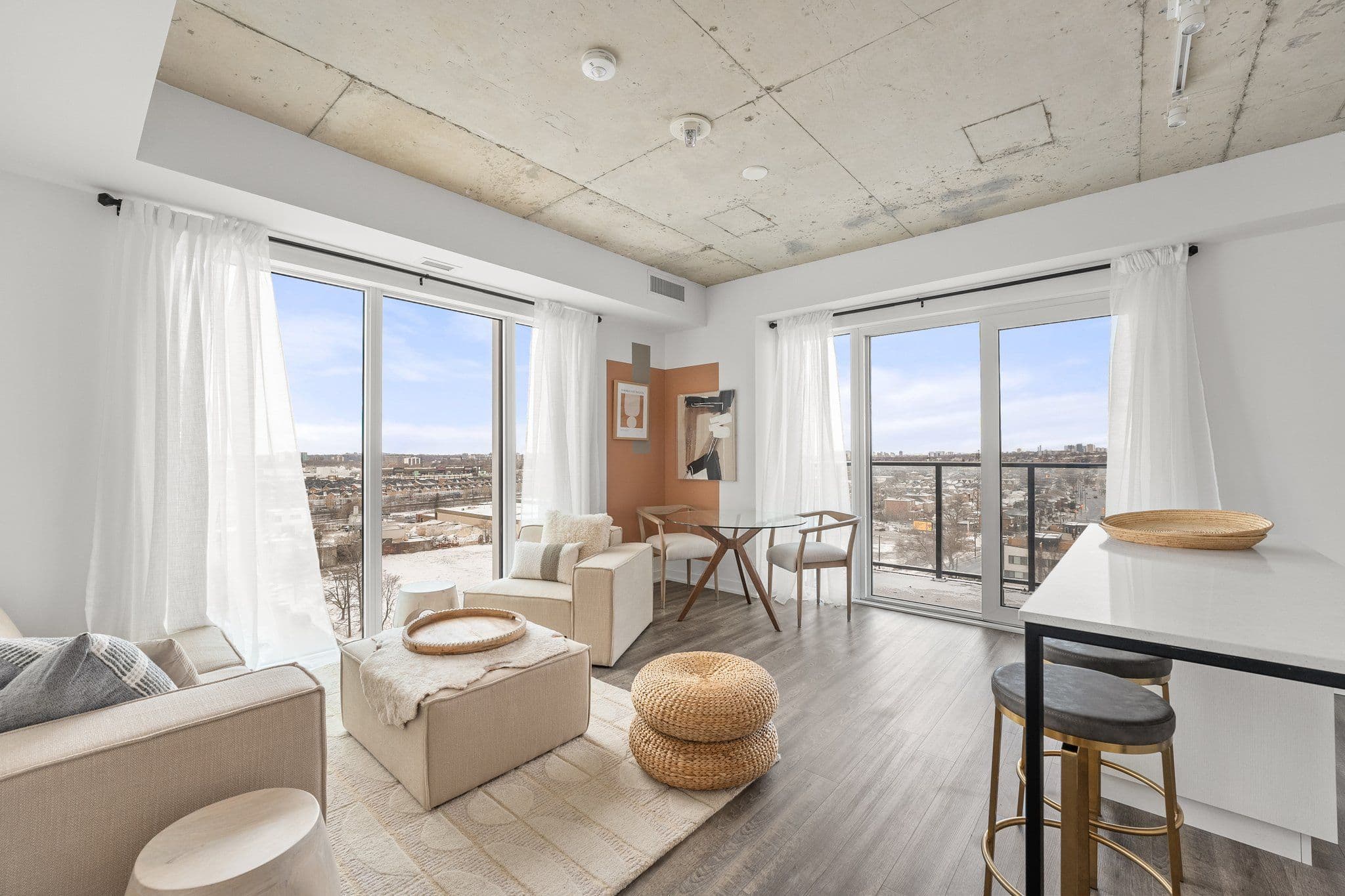 1808 St. Clair Avenue W 911, Toronto W03, ON M6N 0C1