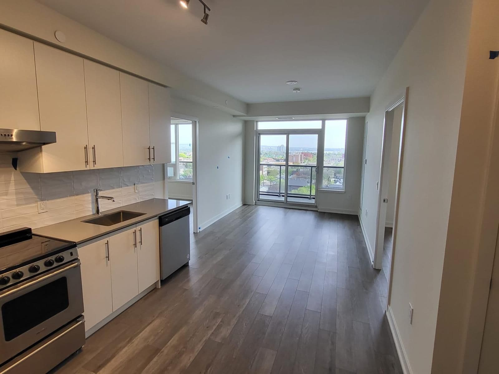 212 King William Street 1122, Hamilton, ON L8R 0A6