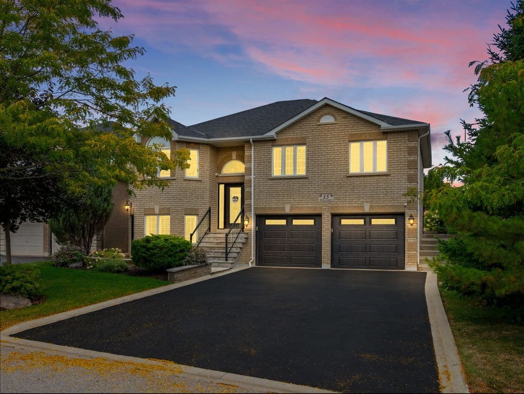 15 Eve Court, Bradford West Gwillimbury, ON L3Z 3H6